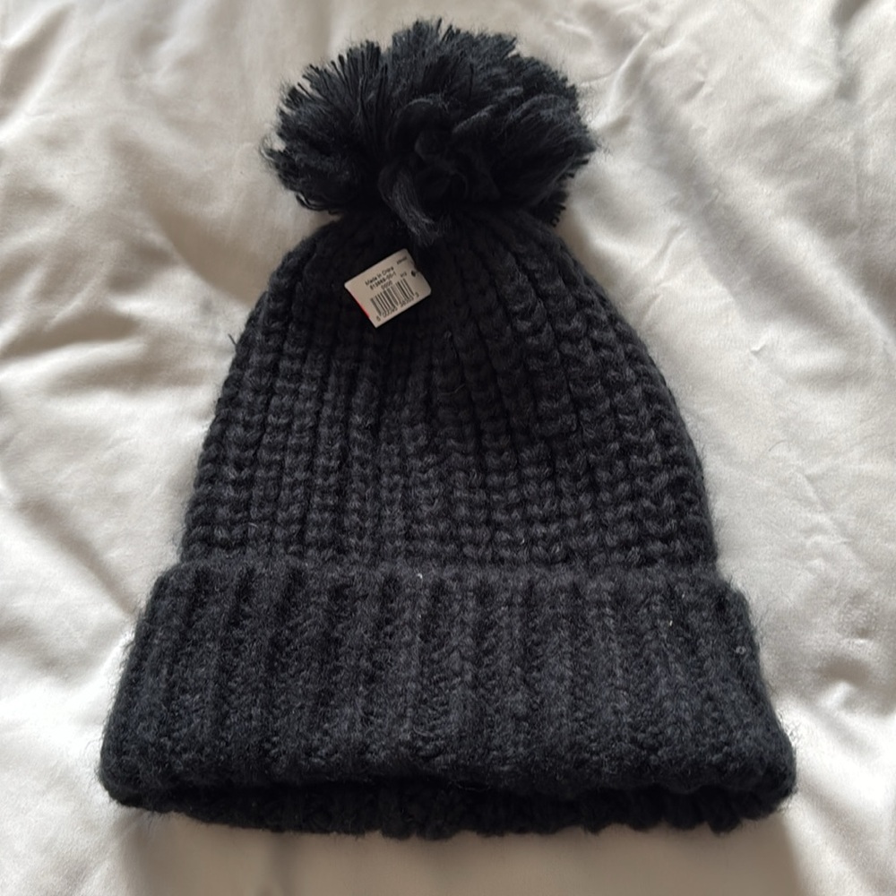 NWT New with tags GAP Black Pom Knitted Winter Hat with Sequins